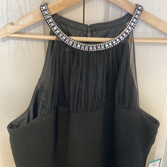NWT. Jones New York LUXE black halter dress with sheer pleaded neckline. Size 16 - Picture 2 of 8